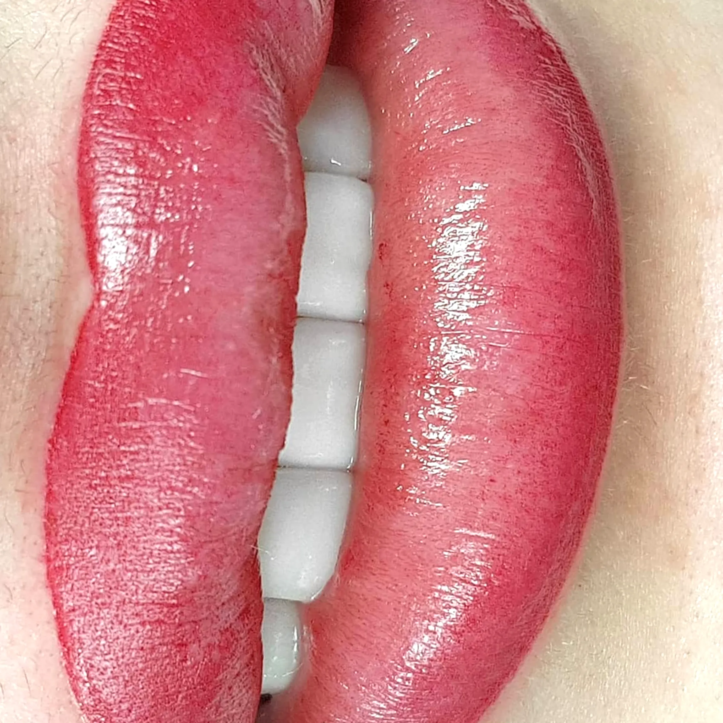 ombre lips vs lipstick tattoo